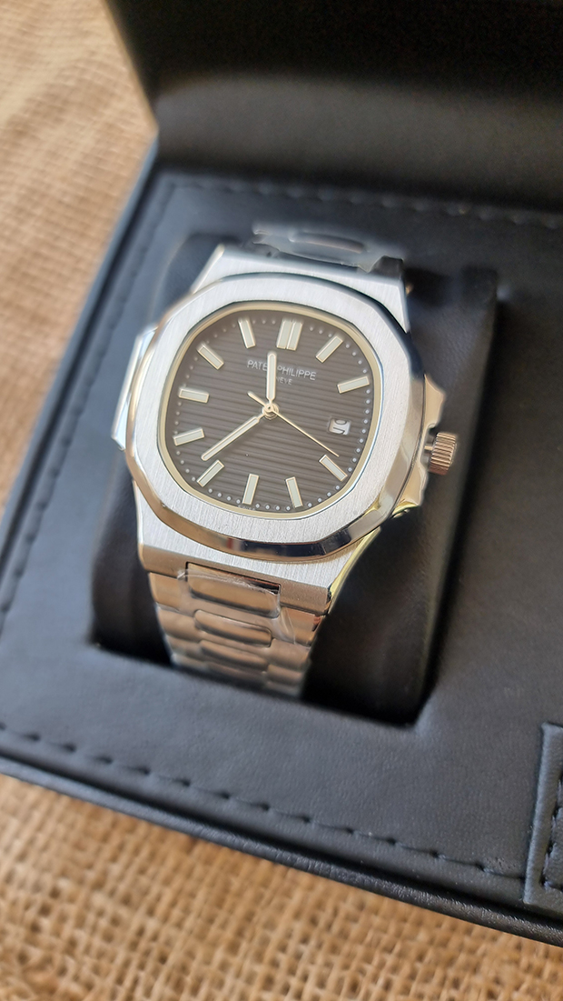 ساعت مچی مردانه پتک فیلیپ ناتیلوس نقره ای صفحه مشکی لوکس